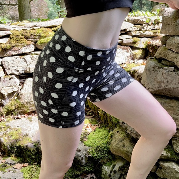 Outdoor Voices Tech Sweat Flex Shorts in Polka Dot Black and White - SMALL - Picture 5 of 6